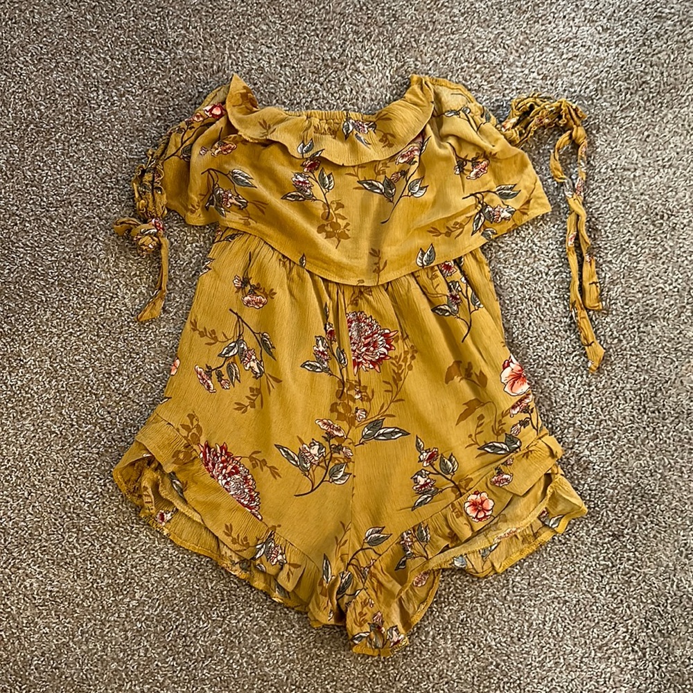 💰Flower romper💰 - Picture 2 of 6